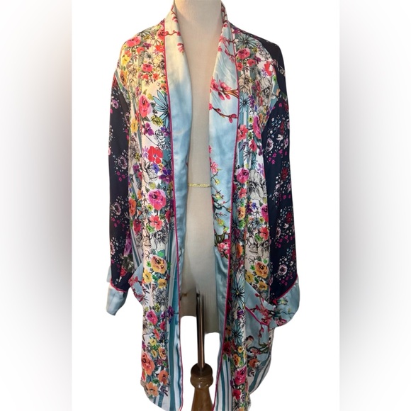 [Johnny Was] "Meadow" Floral and Striped 100% Silk Kimono Sz: M - Picture 15 of 15